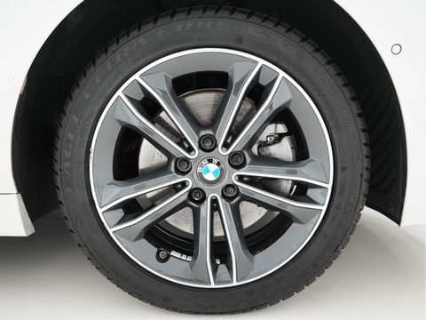 BMW 1-serie 118i High Executive Edition Sport-Line *DAKOTA-FULL-LEATHER | DIGI-COCKPIT | HARMAN-KARDON-AUDIO | FULL-LED | KEYLESS | NAVI-FULLMAP | DAB | CAMERA | ECC | APP.CONNECT | PDC | AMBIENT-LIGHT | CRUISE | SPORT-SEATS | 17"ALU*