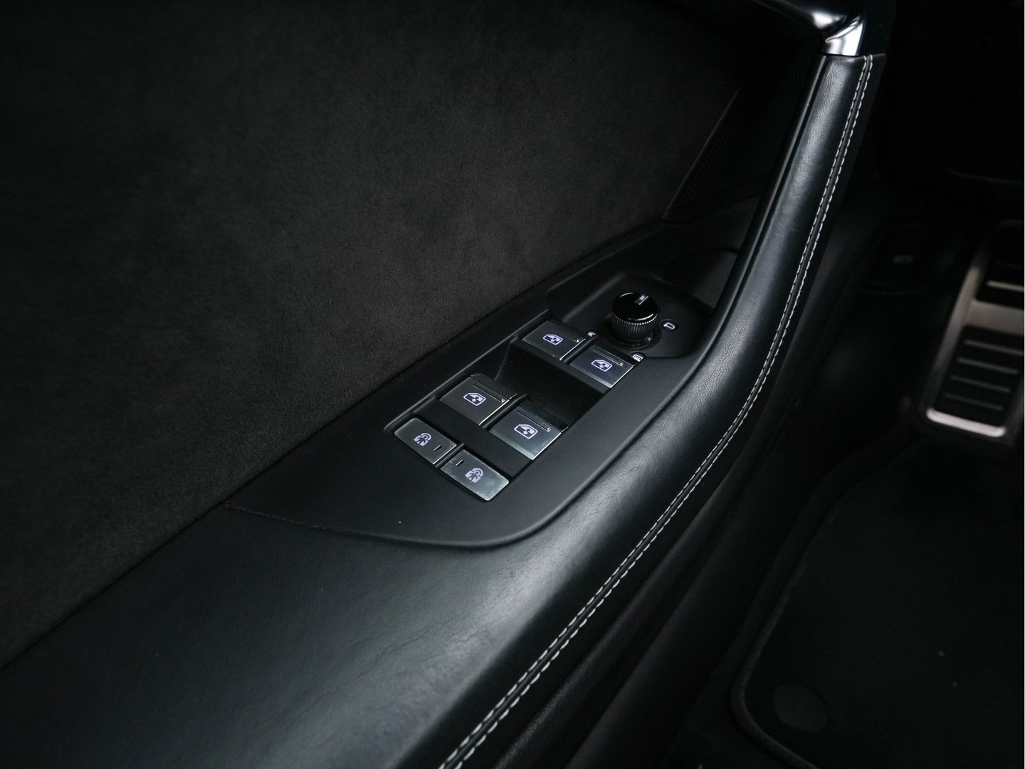 Audi S6 Limousine TDI Quattro Aut. *PANO | VALCONA-FULL-LEATHER | B&O-AUDIO | MATRIX-LED | DIGI-COCKPIT | HEAD-UP | SPORT-SEATS | BLIND-SPOT | LANE-ASSIST | MEMORY-PACK | AIR-SUSPENSION | ADAPTIVE-CRUISE | NAVI-FULLMAP