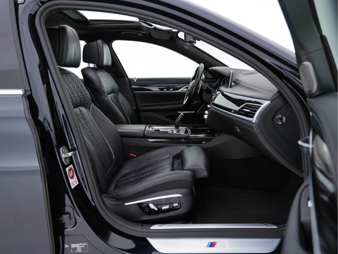 BMW 7 Serie 750Li xDrive High Executive M-Sport-Pack Carbon-Core Aut. *PANO | LASER-LED | SOFT-CLOSE | SURROUND-VIEW | HARMAN/KARDON-SURROUND | MASSAGE | MEMORY-PACK | NAVI-FULLMAP | KEYLESS | ADAPTIVE-CRUISE | HUD | ECC | PDC | COMFORT-SEATS | 20"ALU*