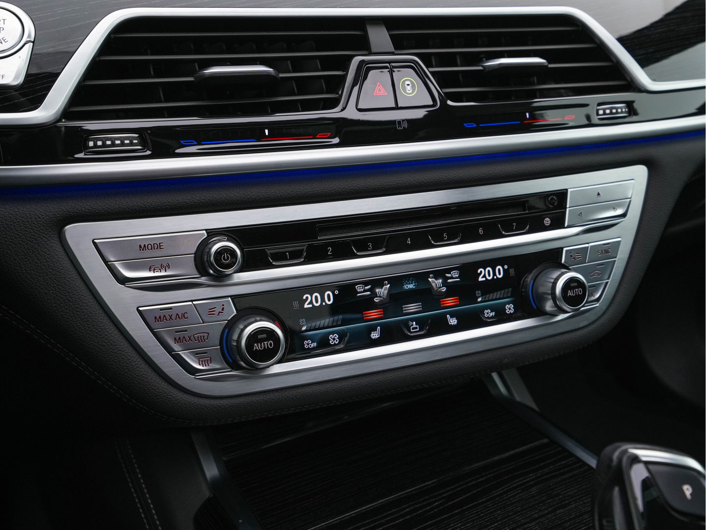 BMW 7 Serie 750Li xDrive High Executive M-Sport-Pack Carbon-Core Aut. *PANO | LASER-LED | SOFT-CLOSE | SURROUND-VIEW | HARMAN/KARDON-SURROUND | MASSAGE | MEMORY-PACK | NAVI-FULLMAP | KEYLESS | ADAPTIVE-CRUISE | HUD | ECC | PDC | COMFORT-SEATS | 20"ALU*