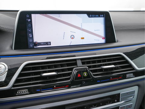 BMW 7 Serie 750Li xDrive High Executive M-Sport-Pack Carbon-Core Aut. *PANO | LASER-LED | SOFT-CLOSE | SURROUND-VIEW | HARMAN/KARDON-SURROUND | MASSAGE | MEMORY-PACK | NAVI-FULLMAP | KEYLESS | ADAPTIVE-CRUISE | HUD | ECC | PDC | COMFORT-SEATS | 20"ALU*
