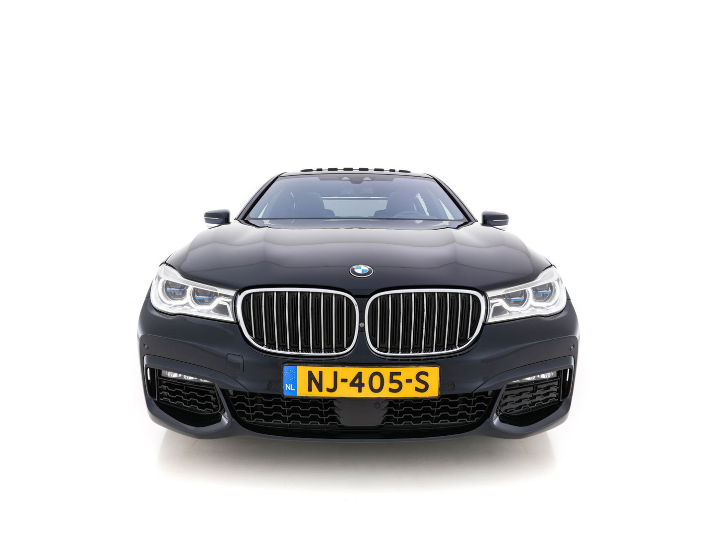 BMW 7 Serie 750Li xDrive High Executive M-Sport-Pack Carbon-Core Aut. *PANO | LASER-LED | SOFT-CLOSE | SURROUND-VIEW | HARMAN/KARDON-SURROUND | MASSAGE | MEMORY-PACK | NAVI-FULLMAP | KEYLESS | ADAPTIVE-CRUISE | HUD | ECC | PDC | COMFORT-SEATS | 20"ALU*