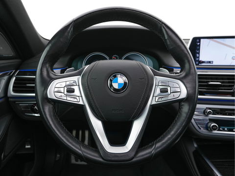 BMW 7 Serie 750Li xDrive High Executive M-Sport-Pack Carbon-Core Aut. *PANO | LASER-LED | SOFT-CLOSE | SURROUND-VIEW | HARMAN/KARDON-SURROUND | MASSAGE | MEMORY-PACK | NAVI-FULLMAP | KEYLESS | ADAPTIVE-CRUISE | HUD | ECC | PDC | COMFORT-SEATS | 20"ALU*