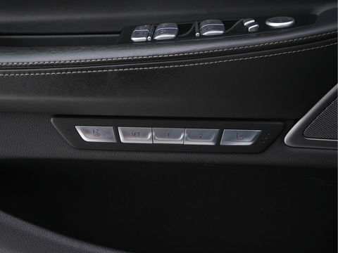BMW 7 Serie 750Li xDrive High Executive M-Sport-Pack Carbon-Core Aut. *PANO | LASER-LED | SOFT-CLOSE | SURROUND-VIEW | HARMAN/KARDON-SURROUND | MASSAGE | MEMORY-PACK | NAVI-FULLMAP | KEYLESS | ADAPTIVE-CRUISE | HUD | ECC | PDC | COMFORT-SEATS | 20"ALU*
