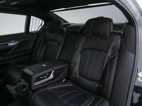 BMW 7 Serie 750Li xDrive High Executive M-Sport-Pack Carbon-Core Aut. *PANO | LASER-LED | SOFT-CLOSE | SURROUND-VIEW | HARMAN/KARDON-SURROUND | MASSAGE | MEMORY-PACK | NAVI-FULLMAP | KEYLESS | ADAPTIVE-CRUISE | HUD | ECC | PDC | COMFORT-SEATS | 20"ALU*
