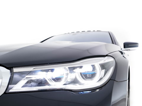 BMW 7 Serie 750Li xDrive High Executive M-Sport-Pack Carbon-Core Aut. *PANO | LASER-LED | SOFT-CLOSE | SURROUND-VIEW | HARMAN/KARDON-SURROUND | MASSAGE | MEMORY-PACK | NAVI-FULLMAP | KEYLESS | ADAPTIVE-CRUISE | HUD | ECC | PDC | COMFORT-SEATS | 20"ALU*