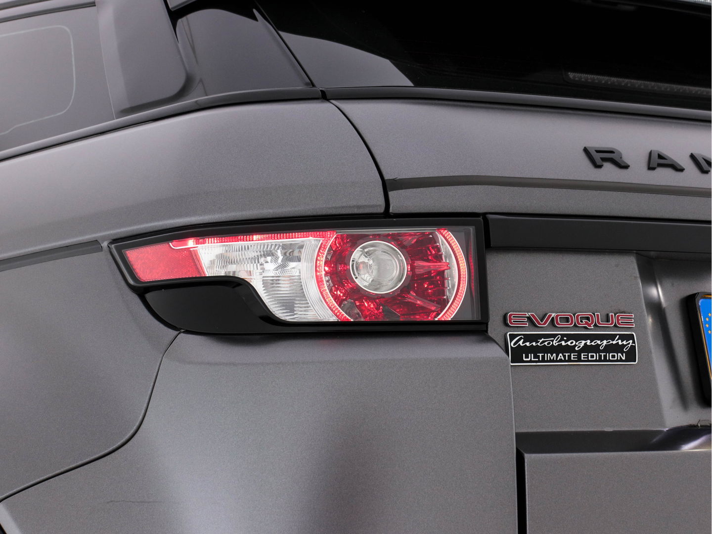 Land Rover Range Rover Evoque Coupé 2.2 eD4 2WD Prestige Tech-Pack *WRAPPED | BI-XENON | LUXURY-LEATHER | MERIDIAN-SOUNDSYSTEM | CAMERA | CRUISE | MEMORY-PACK | SPORT-SEATS | 19"ALU*