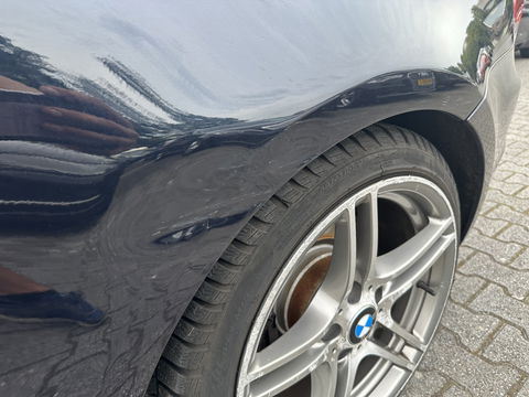 BMW 1 Serie Cabrio 120d Exclusive Edition M-Sportpack [ RHD ] DISTRIBUTIE-KETTING GEBROKEN *FULL-LEATHER | ECC | HEATED-SPORTSEATS | PDC | CRUISE | AIRSCARF | 18"ALU*