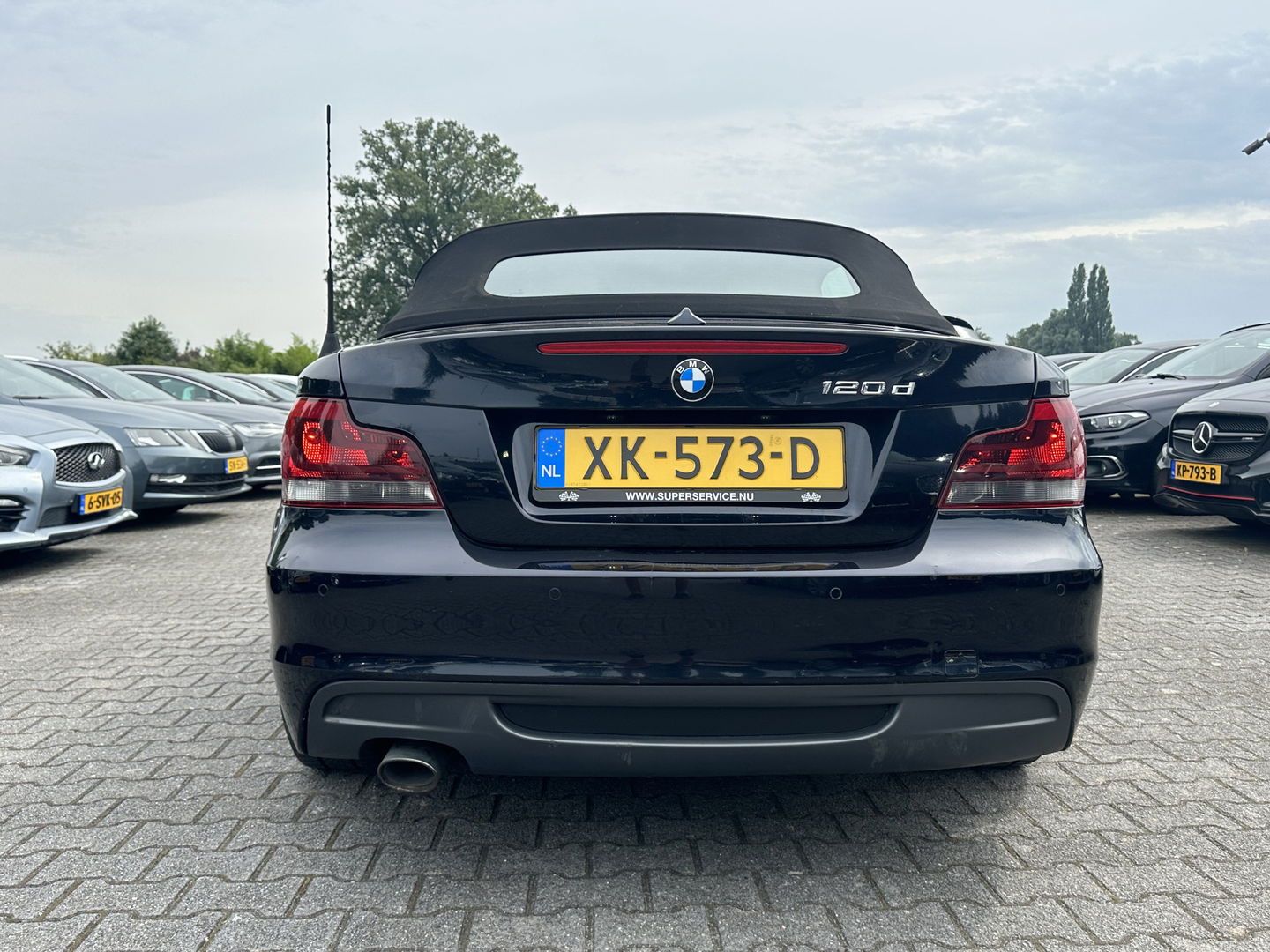BMW 1 Serie Cabrio 120d Exclusive Edition M-Sportpack [ RHD ] DISTRIBUTIE-KETTING GEBROKEN *FULL-LEATHER | ECC | HEATED-SPORTSEATS | PDC | CRUISE | AIRSCARF | 18"ALU*