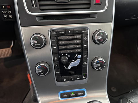 Volvo V60 2.4 D6 AWD Plug-In Hybrid Summum Aut. *PANO | XENON | FULL-LEATHER | PREMIUM-SOUND | NAVI-FULLMAP | MEMORY-PACK | ADAPTIVE-CRUISE | CAMERA | SPORT-SEATS | 18"ALU*