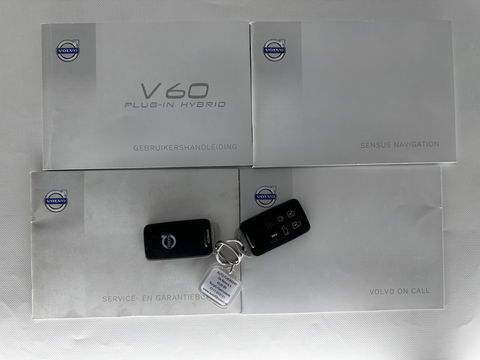 Volvo V60 2.4 D6 AWD Plug-In Hybrid Summum Aut. *PANO | XENON | FULL-LEATHER | PREMIUM-SOUND | NAVI-FULLMAP | MEMORY-PACK | ADAPTIVE-CRUISE | CAMERA | SPORT-SEATS | 18"ALU*