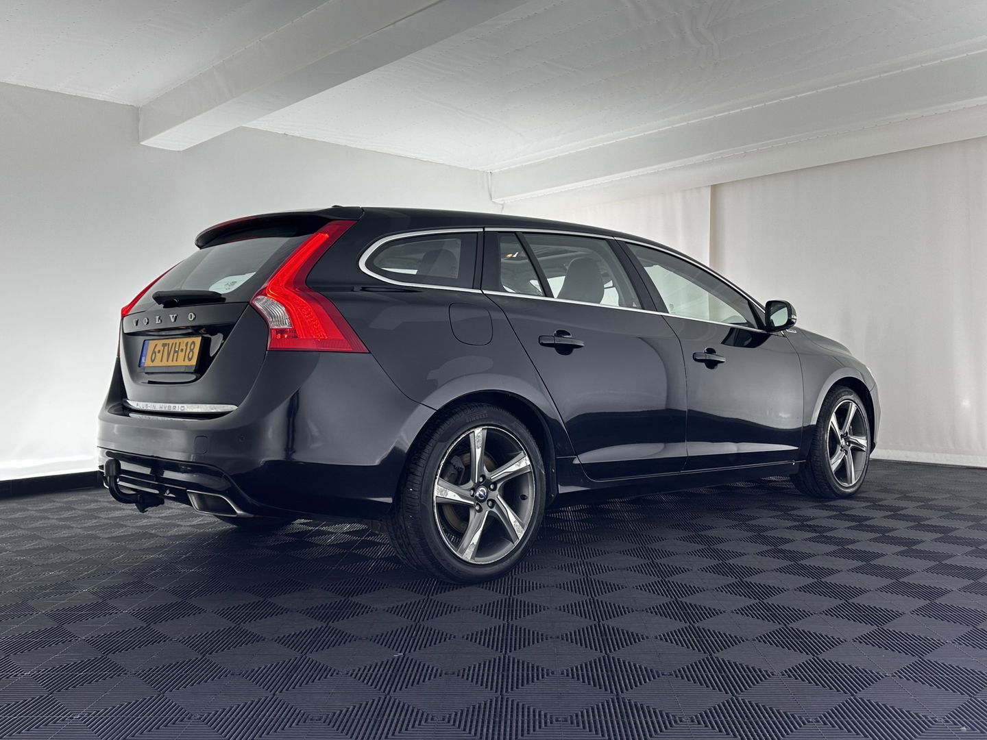 Volvo V60 2.4 D6 AWD Plug-In Hybrid Summum Aut. *PANO | XENON | FULL-LEATHER | PREMIUM-SOUND | NAVI-FULLMAP | MEMORY-PACK | ADAPTIVE-CRUISE | CAMERA | SPORT-SEATS | 18"ALU*