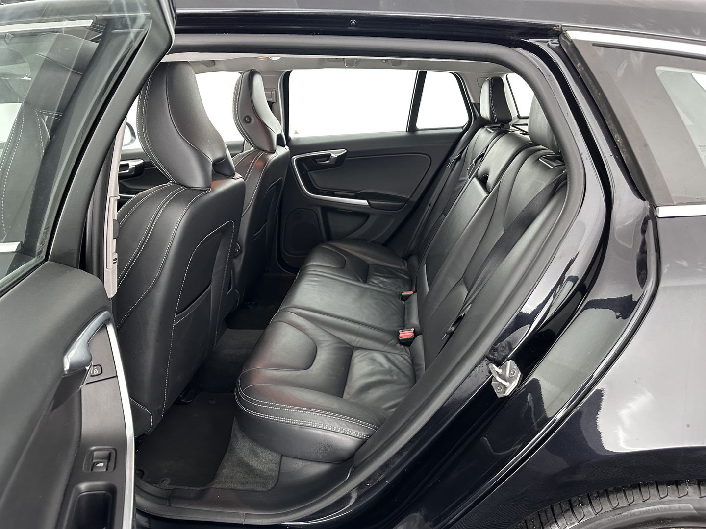 Volvo V60 2.4 D6 AWD Plug-In Hybrid Summum Aut. *PANO | XENON | FULL-LEATHER | PREMIUM-SOUND | NAVI-FULLMAP | MEMORY-PACK | ADAPTIVE-CRUISE | CAMERA | SPORT-SEATS | 18"ALU*