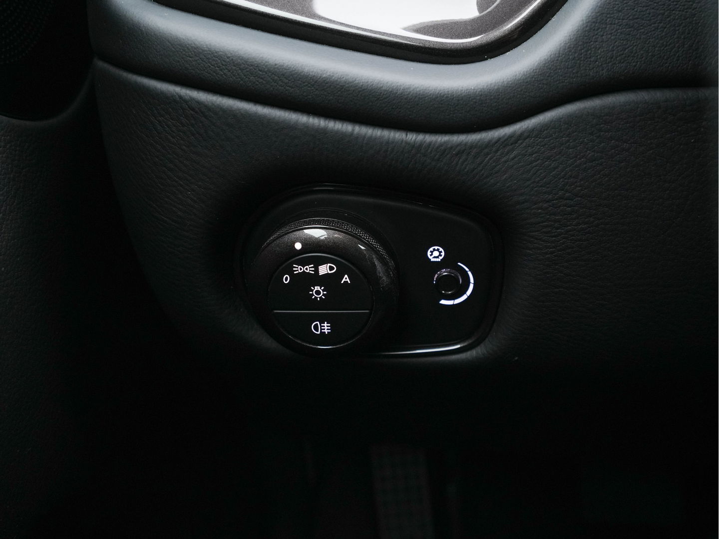Aston Martin Vanquish 6.0 V12 Touchtronic 2+2 *CERAMIC-BRAKES | B&O-SURROUND | CARBON | FULL-LEATHER | XENON | MEMORY-PACK | NAVI-FULLMAP | CAMERA | DAB | ECC | PDC | CRUISE*