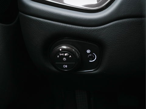 Aston Martin Vanquish 6.0 V12 Touchtronic 2+2 *CERAMIC-BRAKES | B&O-SURROUND | CARBON | FULL-LEATHER | XENON | MEMORY-PACK | NAVI-FULLMAP | CAMERA | DAB | ECC | PDC | CRUISE*