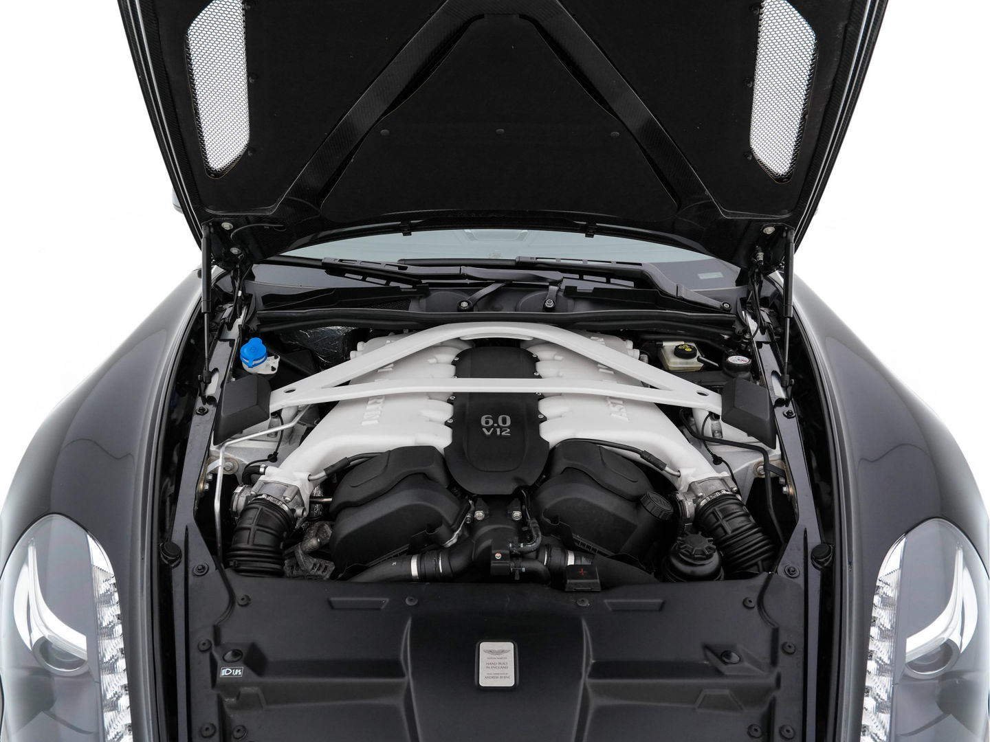 Aston Martin Vanquish 6.0 V12 Touchtronic 2+2 *CERAMIC-BRAKES | B&O-SURROUND | CARBON | FULL-LEATHER | XENON | MEMORY-PACK | NAVI-FULLMAP | CAMERA | DAB | ECC | PDC | CRUISE*