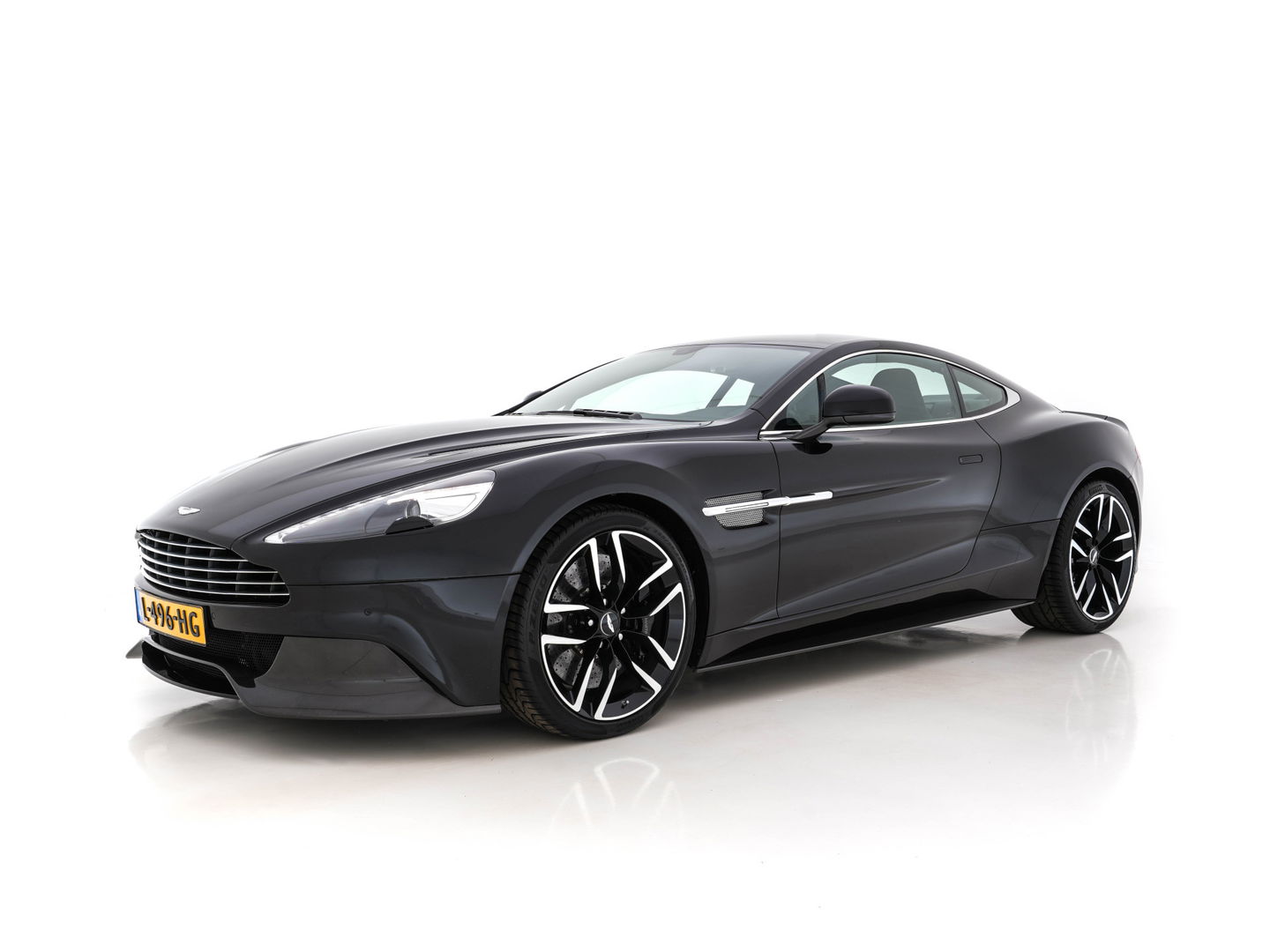 Aston Martin Vanquish 6.0 V12 Touchtronic 2+2 *CERAMIC-BRAKES | B&O-SURROUND | CARBON | FULL-LEATHER | XENON | MEMORY-PACK | NAVI-FULLMAP | CAMERA | DAB | ECC | PDC | CRUISE*
