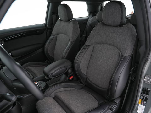 MINI Mini Electric Essential 33 kWh [3-Fase] (INCL-BTW) *FULL-LED | DIGI-COCKPIT | 1/2-LEATHER | CAMERA | KEYLESS | SPORT-SEATS | NAVI-FULLMAP | AMBIENT-LIGHT | DAB | CRUISE | SPORT-SEATS | 17"ALU*