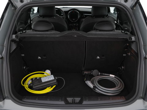 MINI Mini Electric Essential 33 kWh [3-Fase] (INCL-BTW) *FULL-LED | DIGI-COCKPIT | 1/2-LEATHER | CAMERA | KEYLESS | SPORT-SEATS | NAVI-FULLMAP | AMBIENT-LIGHT | DAB | CRUISE | SPORT-SEATS | 17"ALU*
