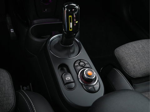 MINI Mini Electric Essential 33 kWh [3-Fase] (INCL-BTW) *FULL-LED | DIGI-COCKPIT | 1/2-LEATHER | CAMERA | KEYLESS | SPORT-SEATS | NAVI-FULLMAP | AMBIENT-LIGHT | DAB | CRUISE | SPORT-SEATS | 17"ALU*
