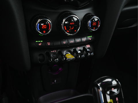 MINI Mini Electric Essential 33 kWh [3-Fase] (INCL-BTW) *FULL-LED | DIGI-COCKPIT | 1/2-LEATHER | CAMERA | KEYLESS | SPORT-SEATS | NAVI-FULLMAP | AMBIENT-LIGHT | DAB | CRUISE | SPORT-SEATS | 17"ALU*