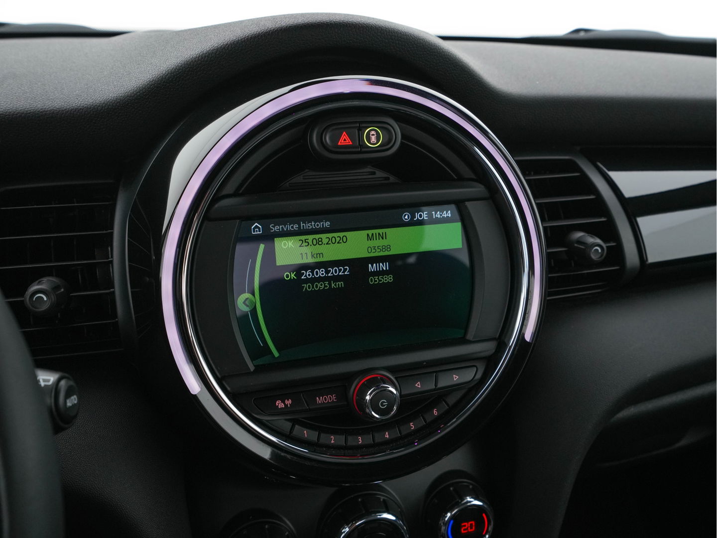 MINI Mini Electric Essential 33 kWh [3-Fase] (INCL-BTW) *FULL-LED | DIGI-COCKPIT | LEATHER-FABRIC | CAMERA | KEYLESS | SPORT-SEATS | NAVI-FULLMAP | AMBIENT-LIGHT | DAB | CRUISE | SPORT-SEATS | 17"ALU*