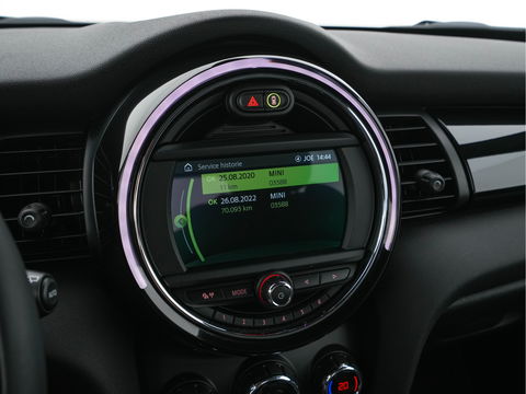 MINI Mini Electric Essential 33 kWh [3-Fase] (INCL-BTW) *FULL-LED | DIGI-COCKPIT | 1/2-LEATHER | CAMERA | KEYLESS | SPORT-SEATS | NAVI-FULLMAP | AMBIENT-LIGHT | DAB | CRUISE | SPORT-SEATS | 17"ALU*