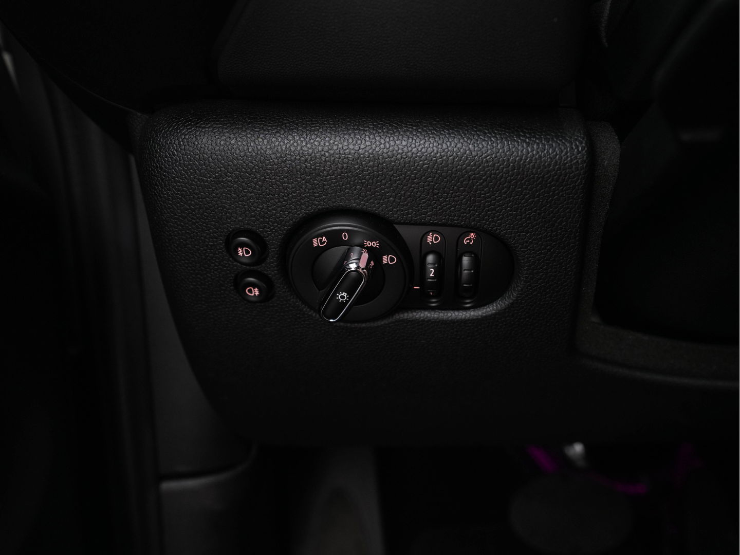 MINI Mini Electric Essential 33 kWh [3-Fase] (INCL-BTW) *FULL-LED | DIGI-COCKPIT | 1/2-LEATHER | CAMERA | KEYLESS | SPORT-SEATS | NAVI-FULLMAP | AMBIENT-LIGHT | DAB | CRUISE | SPORT-SEATS | 17"ALU*