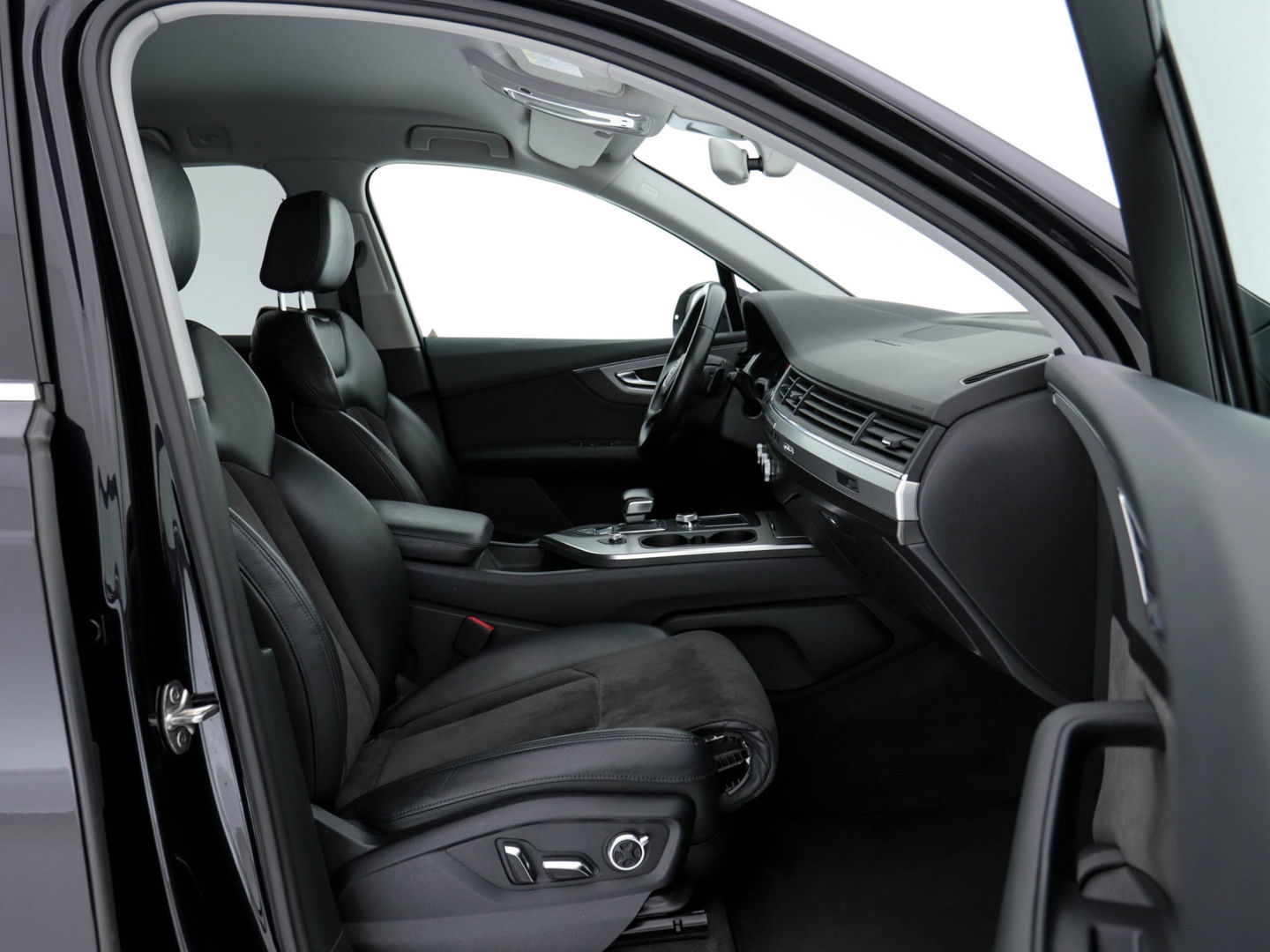 Audi Q7 3.0 TDI Quattro Pro Line S Aut. *LEATHER-ALCANTARA | BI-XENON | NAVI-FULLMAP | CAMERA | ECC | KEYLESS | PDC | CRUISE | HEATED-SPORT-SEATS | SHIFT-PADDLES | TOWBAR | 19"ALU*