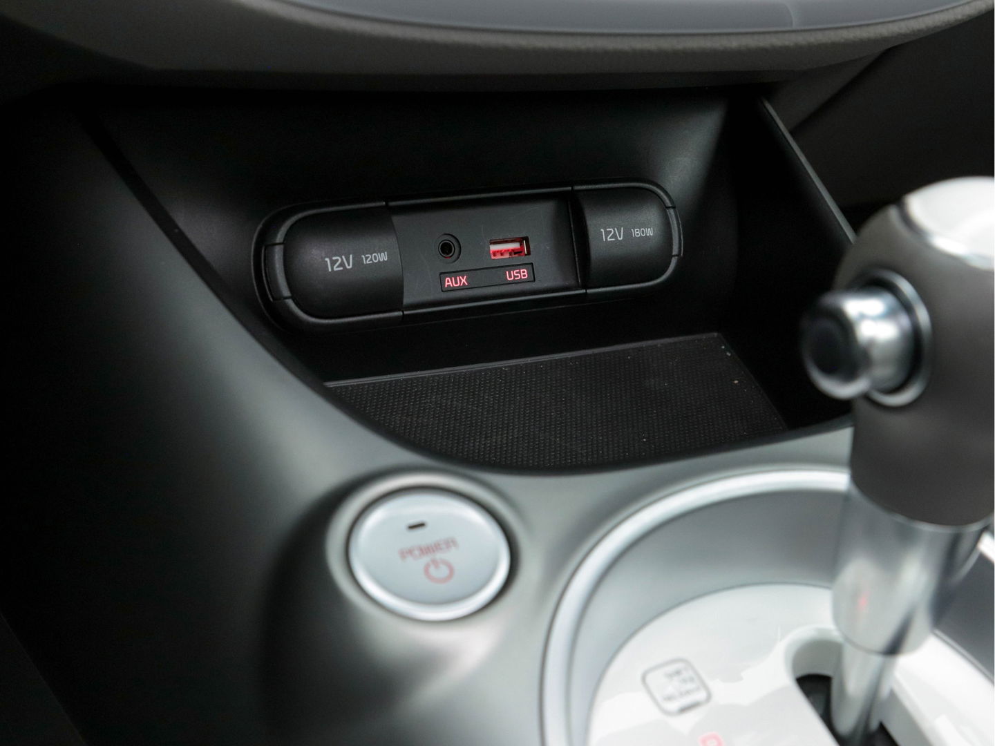 Kia Soul EV Executive Plus Line (INCL-BTW) Aut.*PANO | LUXURY-LEATHER | NAVI-FULLMAP | FULL-LED | KEYLESS | CAMERA | ECC | PDC | CRUISE | DAB | DIGI-COCKPIT | HEATED/COOLED-COMFORTSEATS | CARPLAY | 16"ALU*