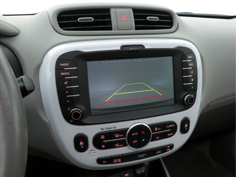 Kia Soul EV Executive Plus Line (INCL-BTW) Aut.*PANO | LUXURY-LEATHER | NAVI-FULLMAP | FULL-LED | KEYLESS | CAMERA | ECC | PDC | CRUISE | DAB | DIGI-COCKPIT | HEATED/COOLED-COMFORTSEATS | CARPLAY | 16"ALU*