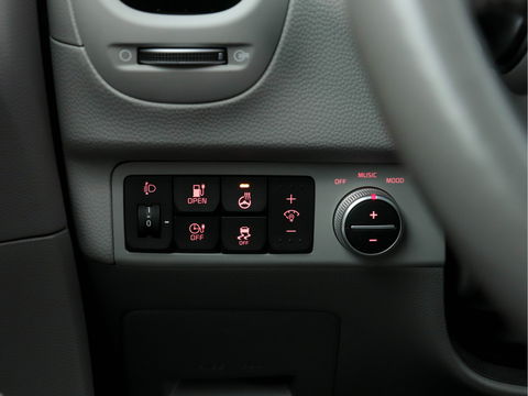 Kia Soul EV Executive Plus Line (INCL-BTW) Aut.*PANO | LUXURY-LEATHER | NAVI-FULLMAP | FULL-LED | KEYLESS | CAMERA | ECC | PDC | CRUISE | DAB | DIGI-COCKPIT | HEATED/COOLED-COMFORTSEATS | CARPLAY | 16"ALU*