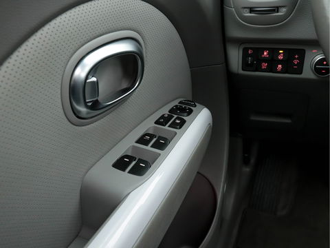 Kia Soul EV Executive Plus Line (INCL-BTW) Aut.*PANO | LUXURY-LEATHER | NAVI-FULLMAP | FULL-LED | KEYLESS | CAMERA | ECC | PDC | CRUISE | DAB | DIGI-COCKPIT | HEATED/COOLED-COMFORTSEATS | CARPLAY | 16"ALU*