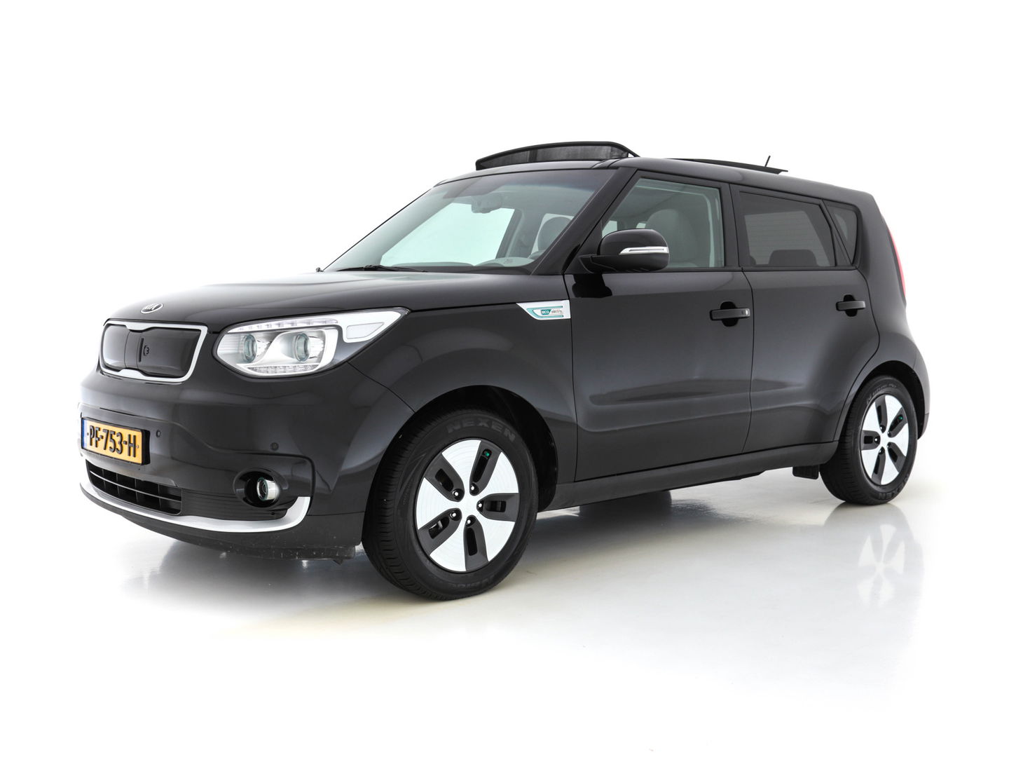 Kia Soul EV Executive Plus Line (INCL-BTW) Aut.*PANO | LUXURY-LEATHER | NAVI-FULLMAP | FULL-LED | KEYLESS | CAMERA | ECC | PDC | CRUISE | DAB | DIGI-COCKPIT | HEATED/COOLED-COMFORTSEATS | CARPLAY | 16"ALU*
