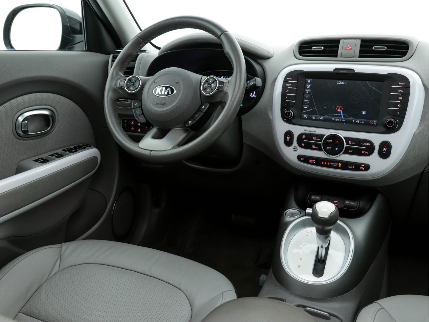 Kia Soul EV Executive Plus Line (INCL-BTW) Aut.*PANO | LUXURY-LEATHER | NAVI-FULLMAP | FULL-LED | KEYLESS | CAMERA | ECC | PDC | CRUISE | DAB | DIGI-COCKPIT | HEATED/COOLED-COMFORTSEATS | CARPLAY | 16"ALU*