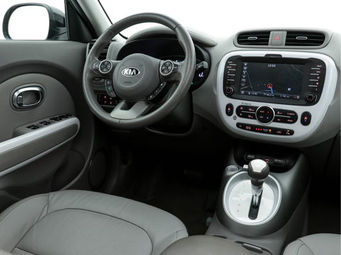 Kia Soul EV Executive Plus Line (INCL-BTW) Aut.*PANO | LUXURY-LEATHER | NAVI-FULLMAP | FULL-LED | KEYLESS | CAMERA | ECC | PDC | CRUISE | DAB | DIGI-COCKPIT | HEATED/COOLED-COMFORTSEATS | CARPLAY | 16"ALU*