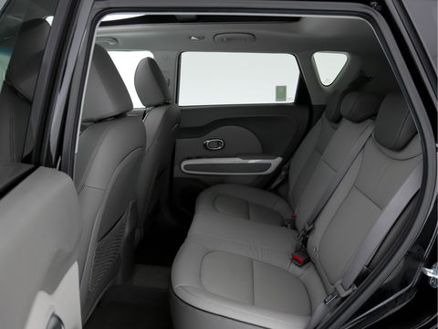 Kia Soul EV Executive Plus Line (INCL-BTW) Aut.*PANO | LUXURY-LEATHER | NAVI-FULLMAP | FULL-LED | KEYLESS | CAMERA | ECC | PDC | CRUISE | DAB | DIGI-COCKPIT | HEATED/COOLED-COMFORTSEATS | CARPLAY | 16"ALU*
