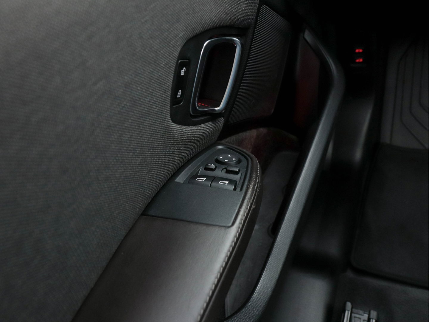 BMW i3 S 120Ah 42 kWh Edition-Road-Style [ 3-Fase ] (INCL-BTW ) Aut * HEAT-PUMP | CCS-FAST-LOADER | STELLAR-FULL-LEATHER | NAVI-FULLMAP | HARMAN/KARDON-SURROUND | FULL-LED | KEYLESS | CAMERA | DAB | DIGI-COCKPIT | CRUISE | COMFORT-SEATS | 20"A