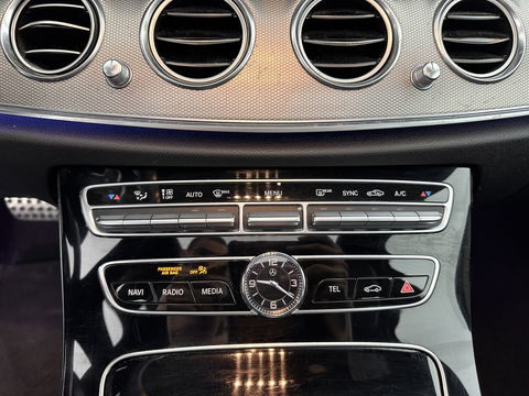 Mercedes-Benz E-Klasse 220 d AMG-Line Aut *PANO | FULL-LED | LEATHER-MICROFIBRE | WIDE-SCREEN | NAVI-FULLMAP | AMBIENCE-LIGHT | ECC | PDC | CRUISE*