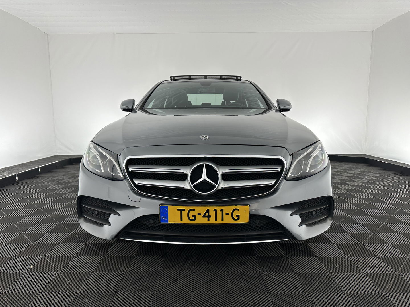 Mercedes-Benz E-Klasse 220 d AMG-Line Aut *PANO | FULL-LED | LEATHER-MICROFIBRE | WIDE-SCREEN | NAVI-FULLMAP | AMBIENCE-LIGHT | ECC | PDC | CRUISE*