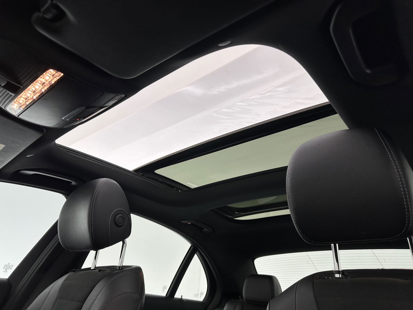 Mercedes-Benz E-Klasse 220 d AMG-Line Aut *PANO | FULL-LED | LEATHER-MICROFIBRE | WIDE-SCREEN | NAVI-FULLMAP | AMBIENCE-LIGHT | ECC | PDC | CRUISE*