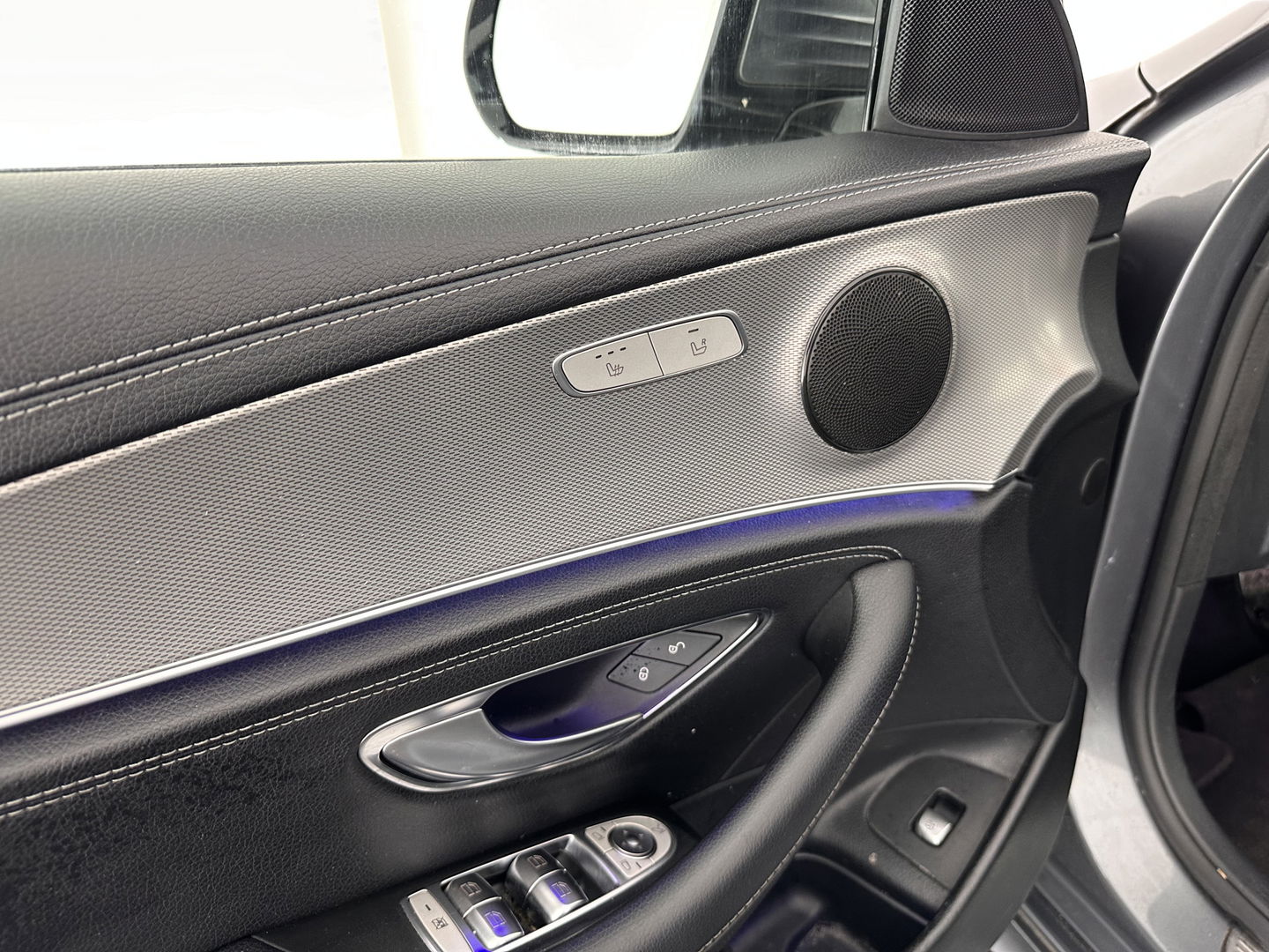 Mercedes-Benz E-Klasse 220 d AMG-Line Aut *PANO | FULL-LED | LEATHER-MICROFIBRE | WIDE-SCREEN | NAVI-FULLMAP | AMBIENCE-LIGHT | ECC | PDC | CRUISE*