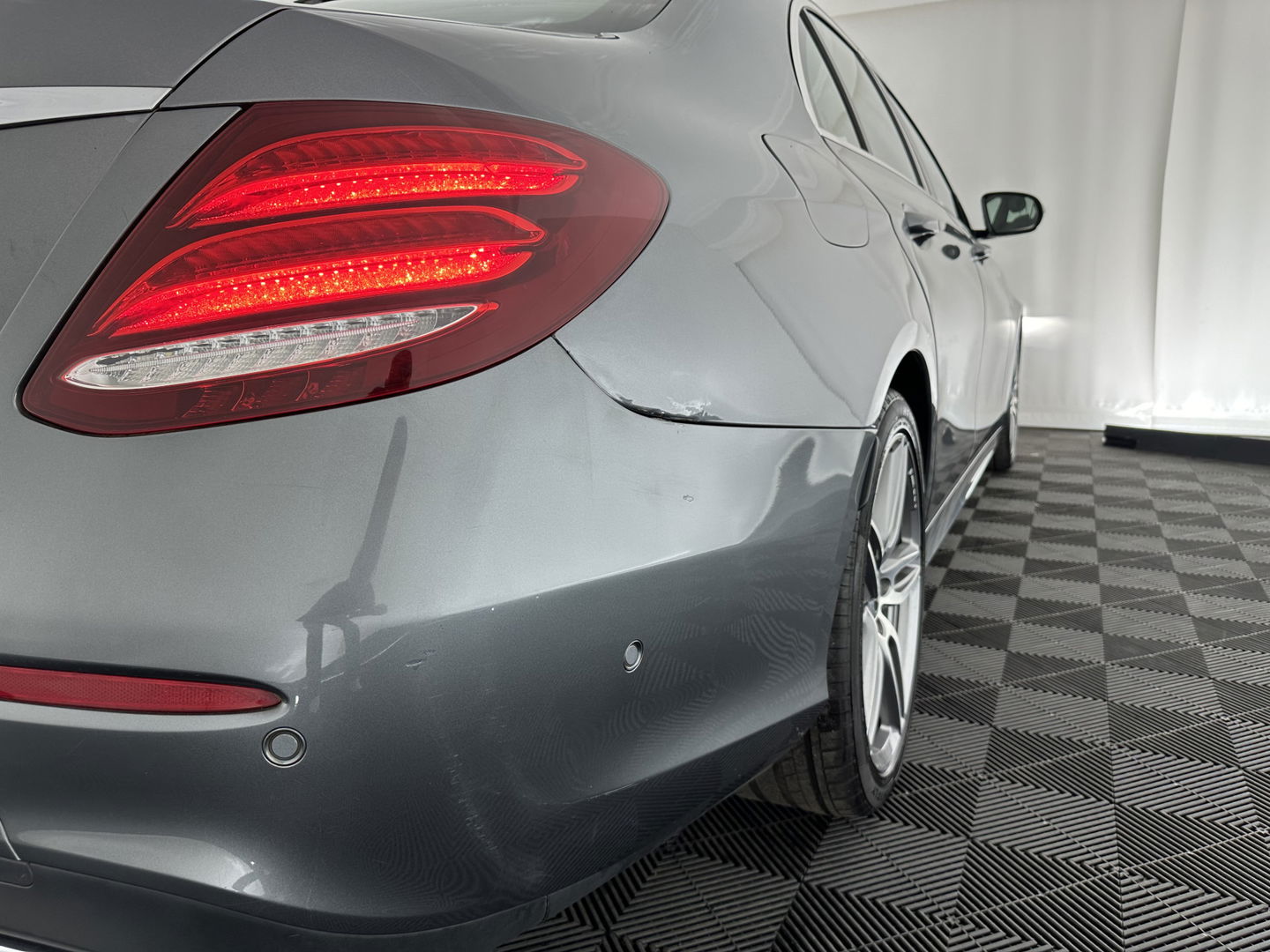 Mercedes-Benz E-Klasse 220 d AMG-Line Aut *PANO | FULL-LED | LEATHER-MICROFIBRE | WIDE-SCREEN | NAVI-FULLMAP | AMBIENCE-LIGHT | ECC | PDC | CRUISE*