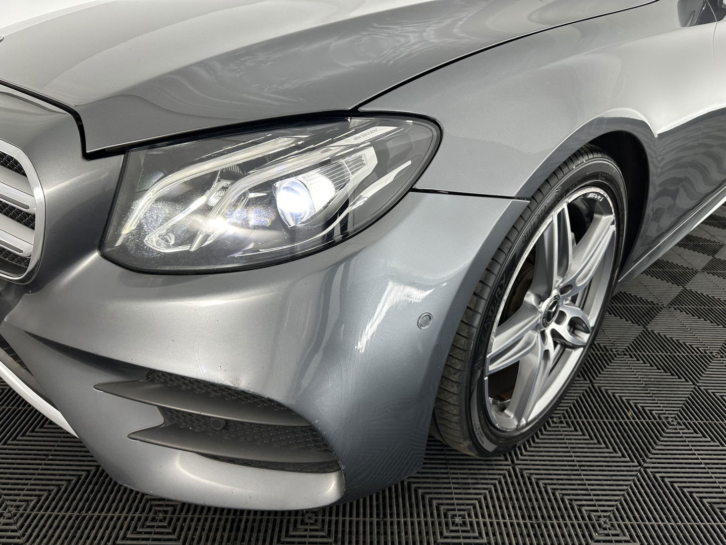 Mercedes-Benz E-Klasse 220 d AMG-Line Aut *PANO | FULL-LED | LEATHER-MICROFIBRE | WIDE-SCREEN | NAVI-FULLMAP | AMBIENCE-LIGHT | ECC | PDC | CRUISE*