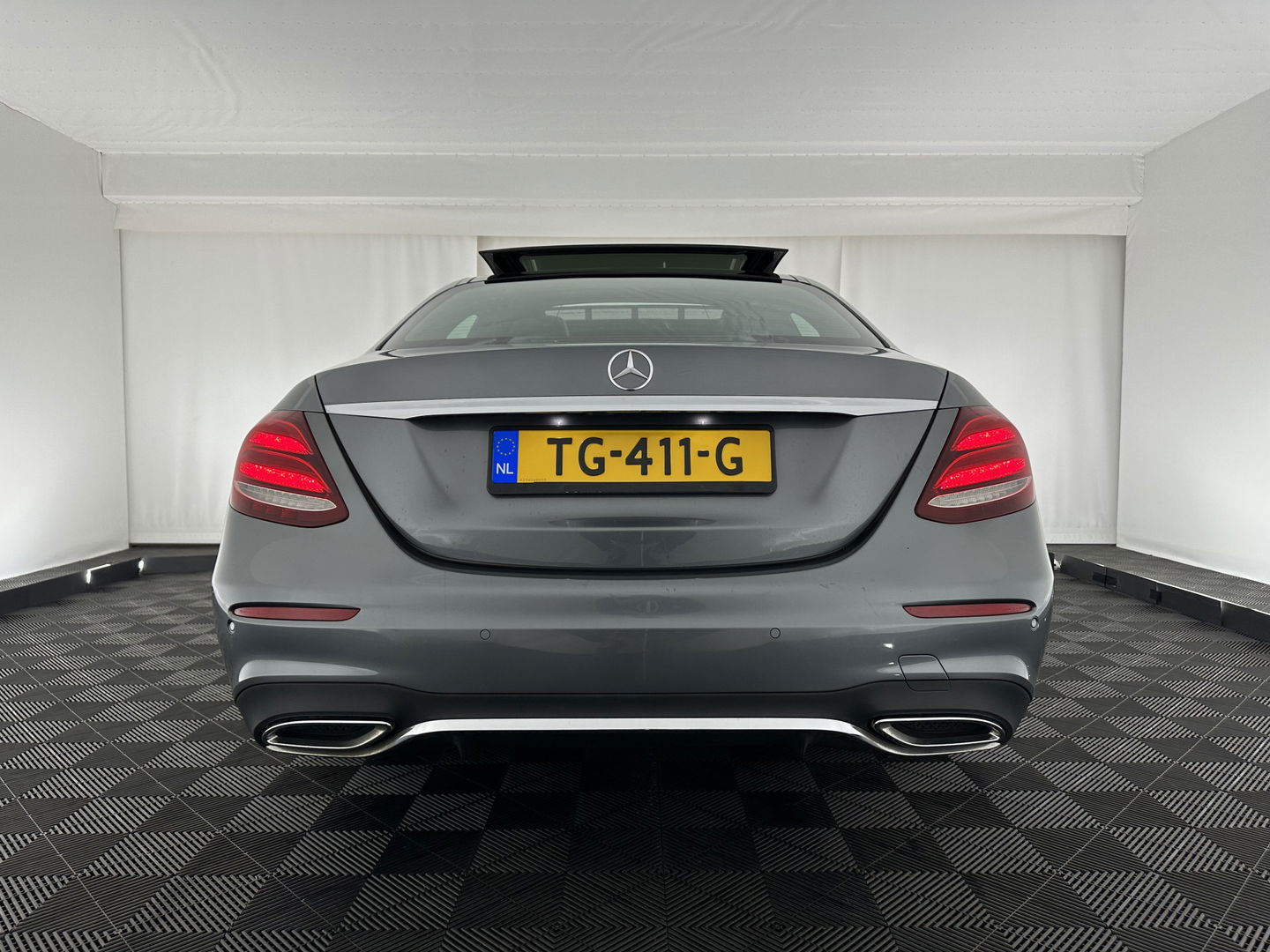 Mercedes-Benz E-Klasse 220 d AMG-Line Aut *PANO | FULL-LED | LEATHER-MICROFIBRE | WIDE-SCREEN | NAVI-FULLMAP | AMBIENCE-LIGHT | ECC | PDC | CRUISE*