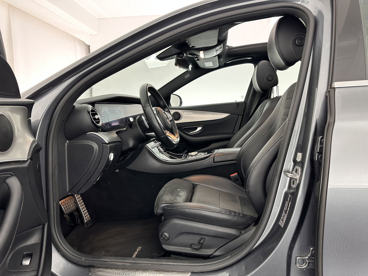 Mercedes-Benz E-Klasse 220 d AMG-Line Aut *PANO | FULL-LED | LEATHER-MICROFIBRE | WIDE-SCREEN | NAVI-FULLMAP | AMBIENCE-LIGHT | ECC | PDC | CRUISE*