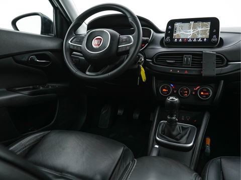 Fiat Tipo Stationwagon 1.6 MultiJet 16v Business Lusso *LUXURY-LEATHER | NAVI-FULLMAP | CAMERA | ECC | PDC | CRUISE | CARPLAY | HEATED-COMFORTSEATS | TOWBAR | 17"ALU*