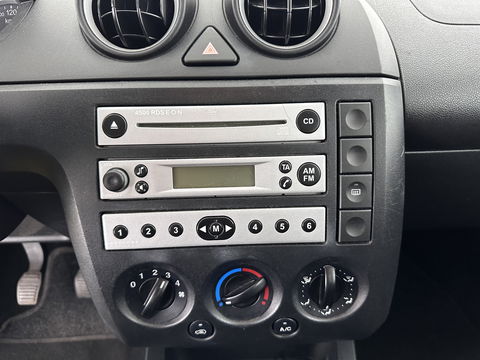 Ford Fiesta 1.3 Futura [ apk tot 09-12-2025 ] * AIRCO | RADIO-CD | 16"ALU *