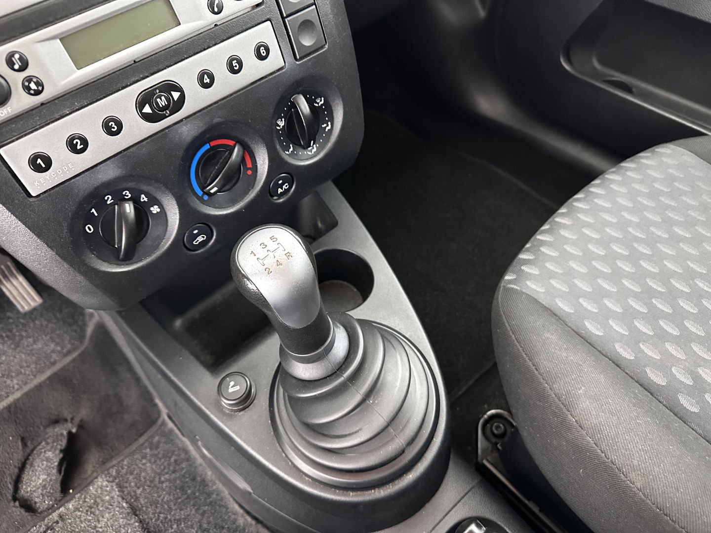Ford Fiesta 1.3 Futura [ apk tot 09-12-2025 ] * AIRCO | RADIO-CD | 16"ALU *
