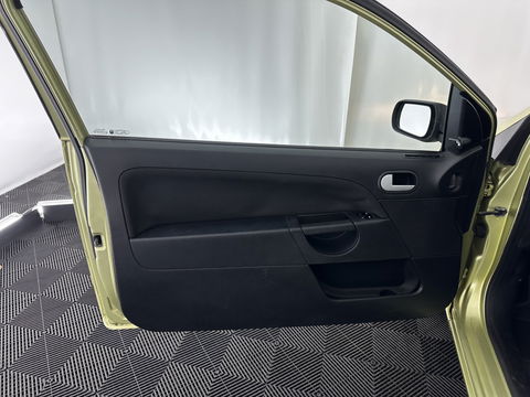 Ford Fiesta 1.3 Futura [ apk tot 09-12-2025 ] * AIRCO | RADIO-CD | 16"ALU *